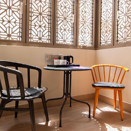 Aqueen Prestige Hotel Jalan Besar Singapore Eksteriør bilde