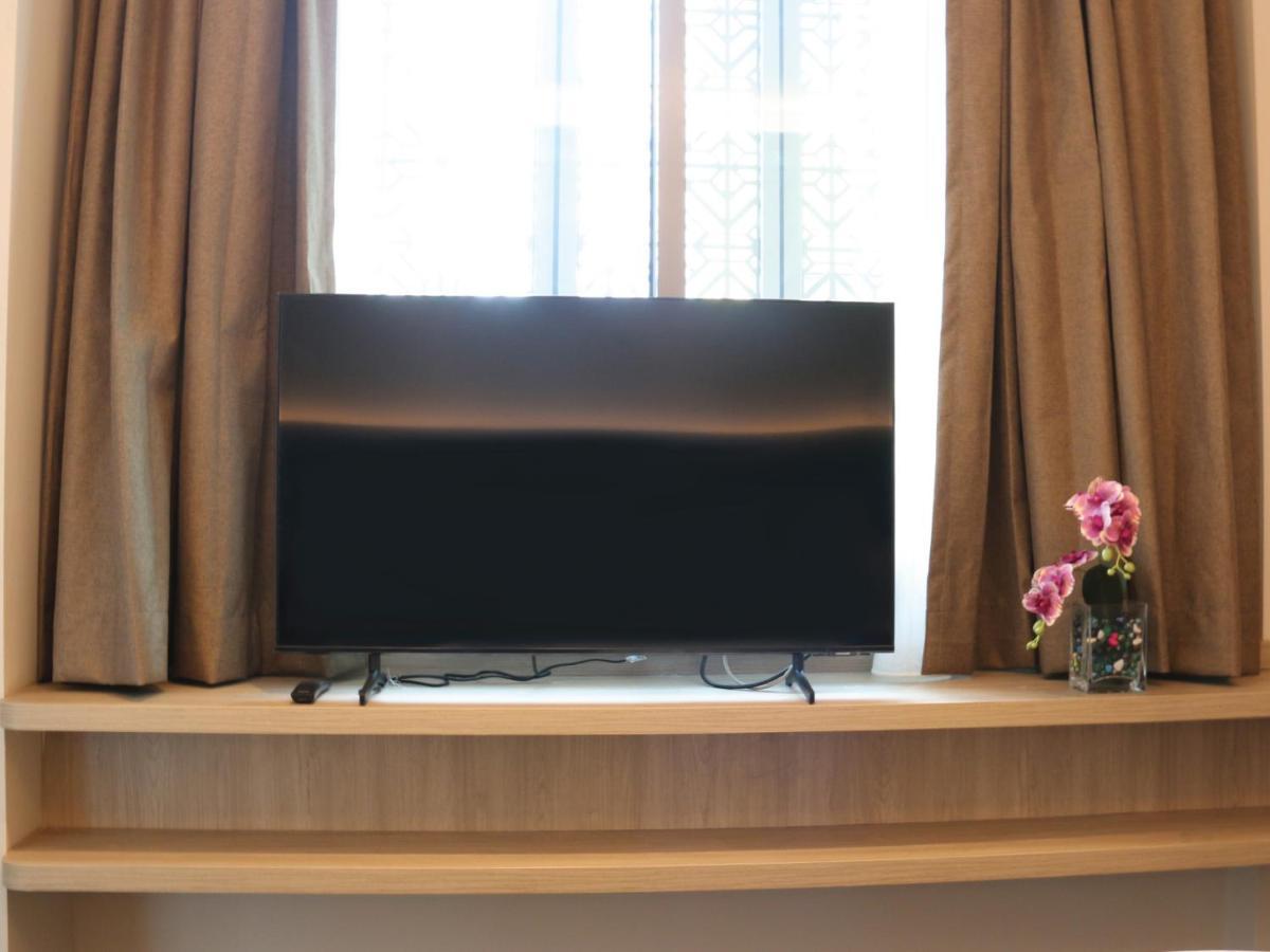 Aqueen Prestige Hotel Jalan Besar Singapore Eksteriør bilde