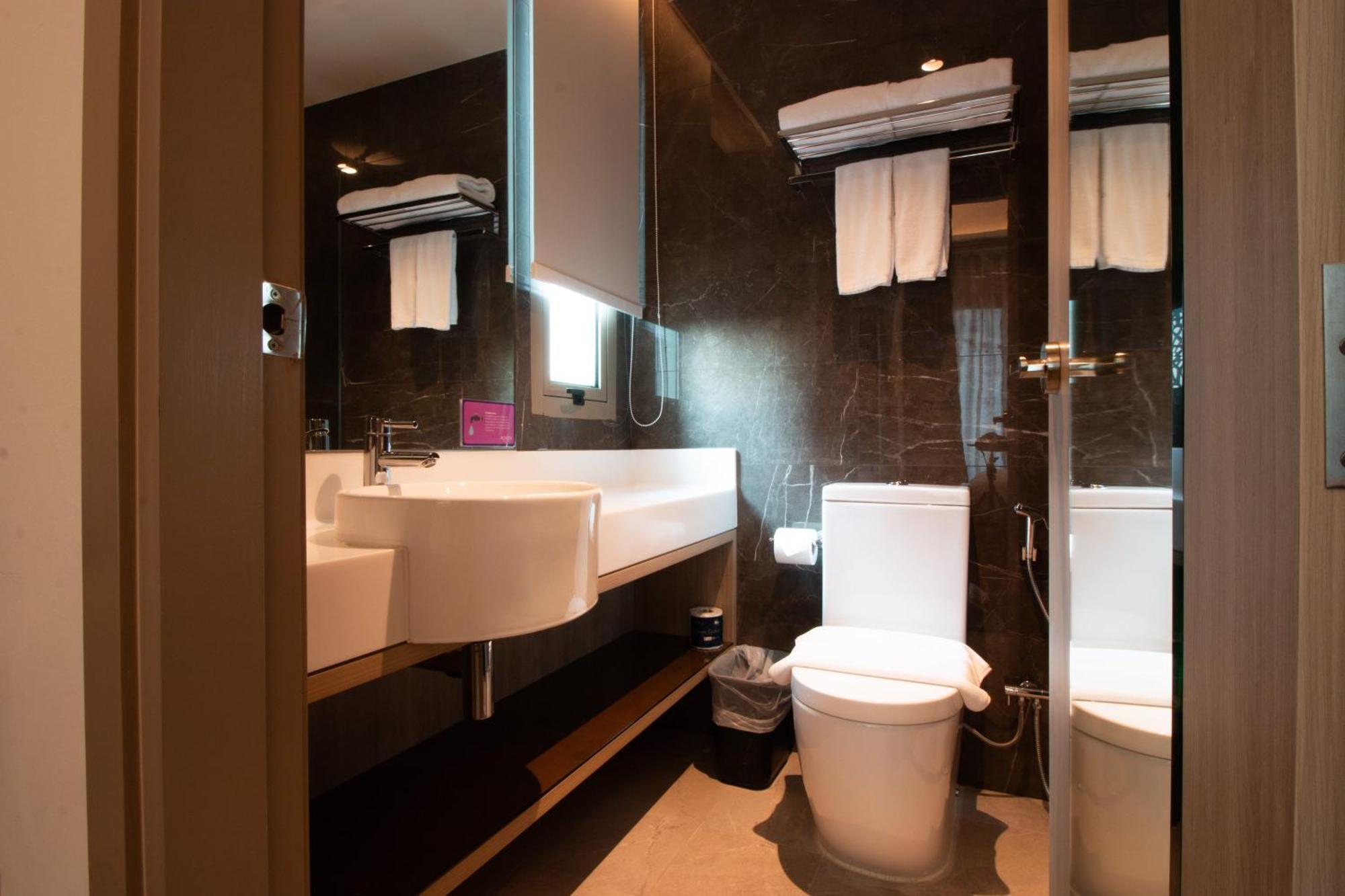 Aqueen Prestige Hotel Jalan Besar Singapore Eksteriør bilde