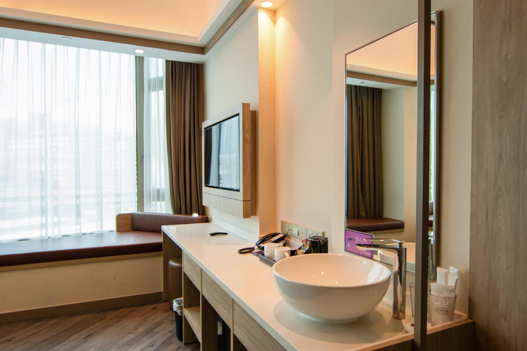 Aqueen Prestige Hotel Jalan Besar Singapore Eksteriør bilde